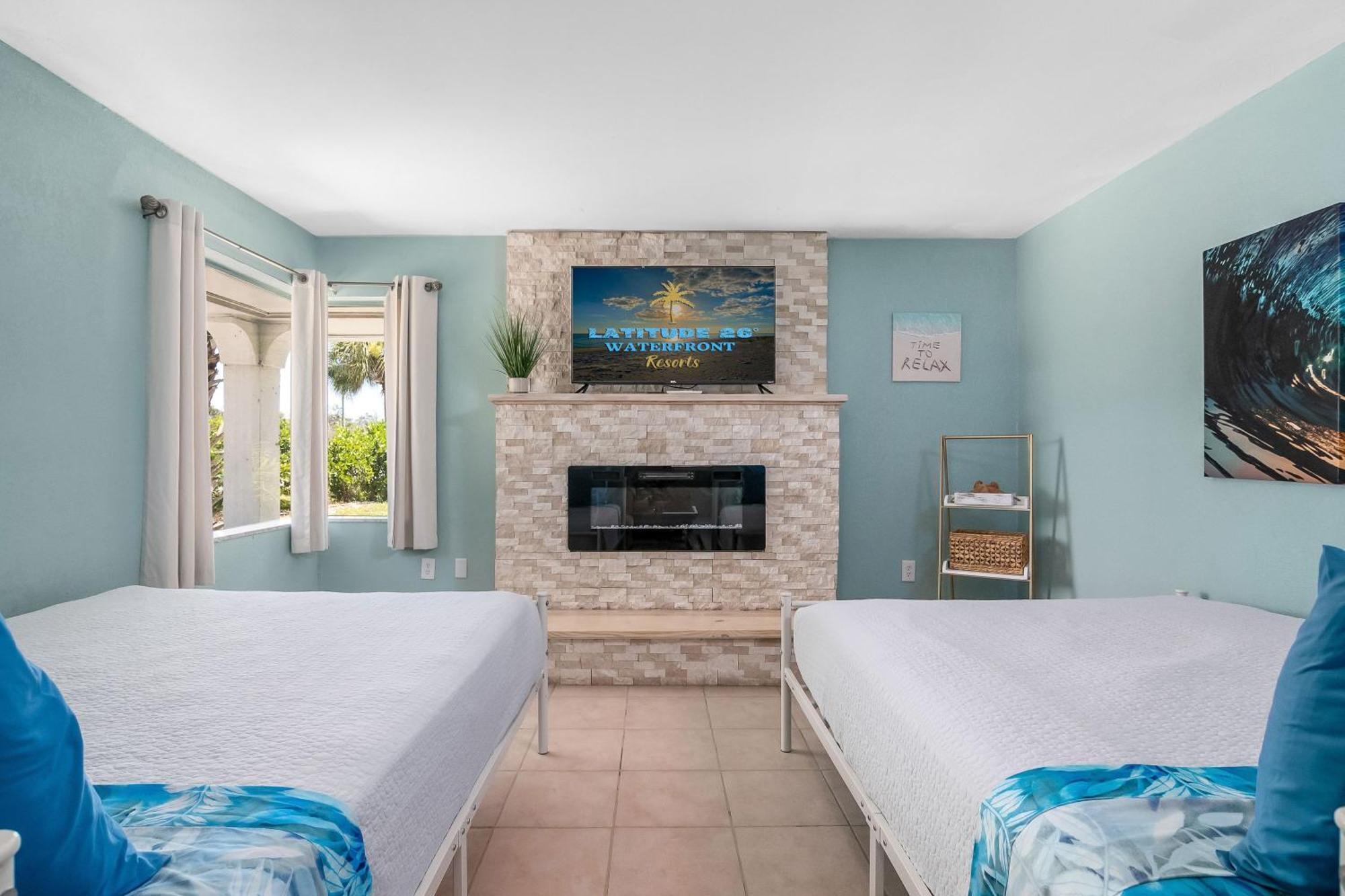 Latitude 26 Waterfront Boutique Resort - Форт-Маєрс-Біч Екстер'єр фото